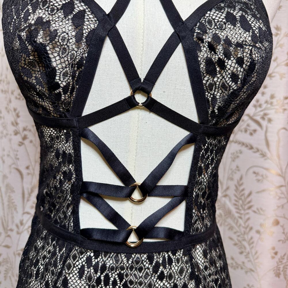 Victoria's Secret Women Black Lace Strappy Cage Teddy Large Vampy Glam Boudoir - Picture 3 of 12